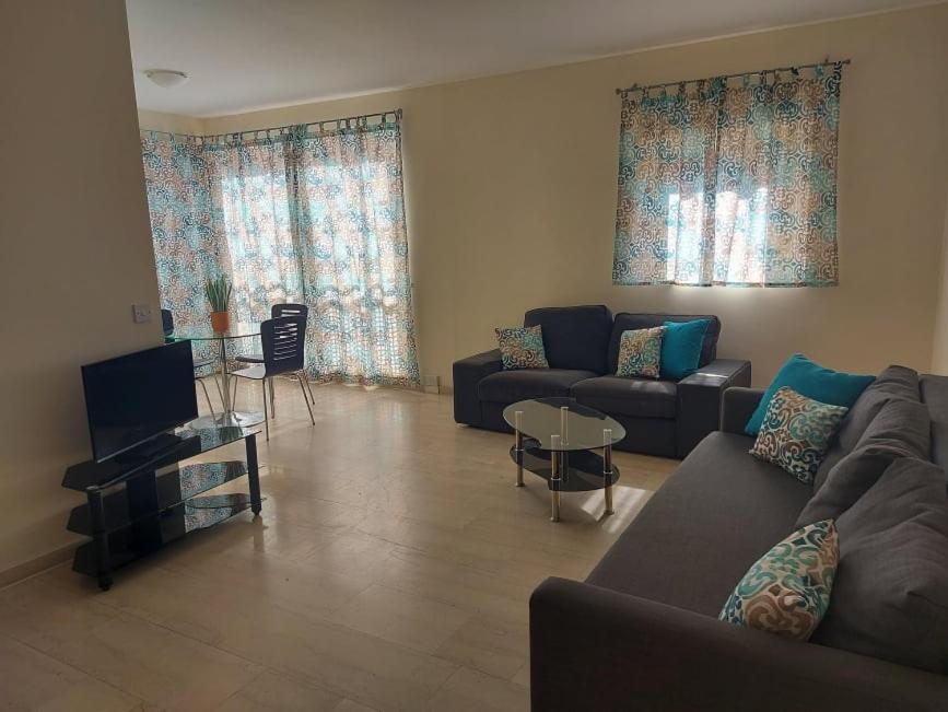 Central One Bed Apartment, Sleeps 4 With Roof Top Pool. Gibilterra Esterno foto